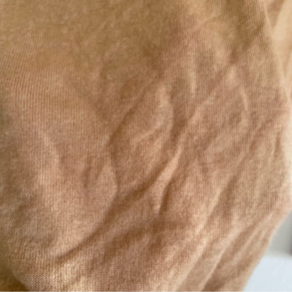 Vince. Tan V Neck Sweater Ribbed Hems Size M - Picture 10 of 10